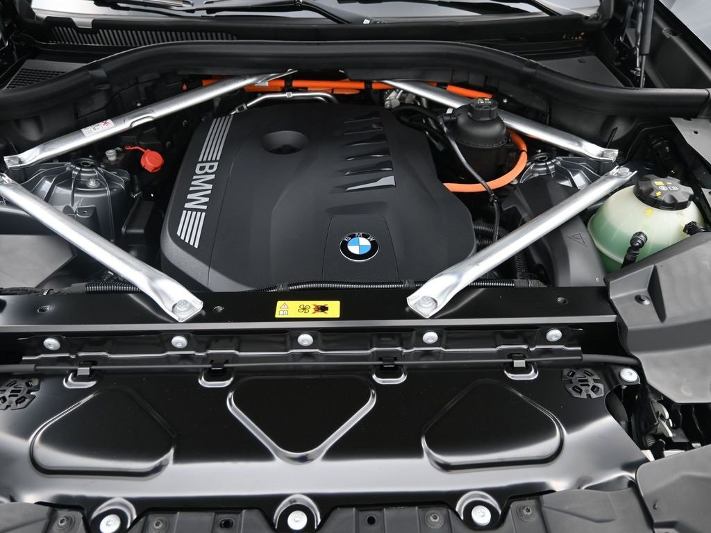 Used 2026 BMW X5 xDrive50e w/ Premium Package image 21
