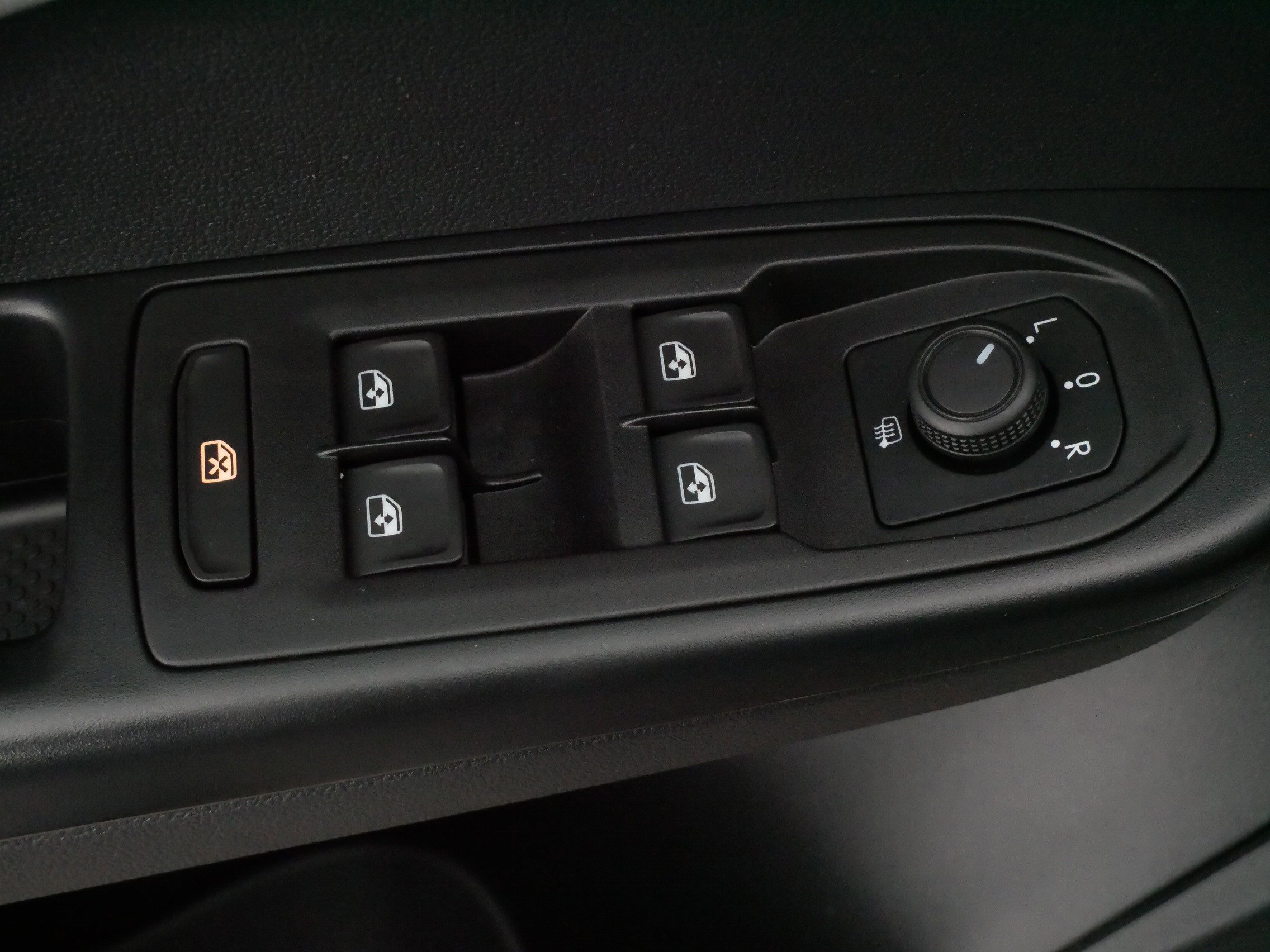 Used 2023 Volkswagen Taos SEL image 19