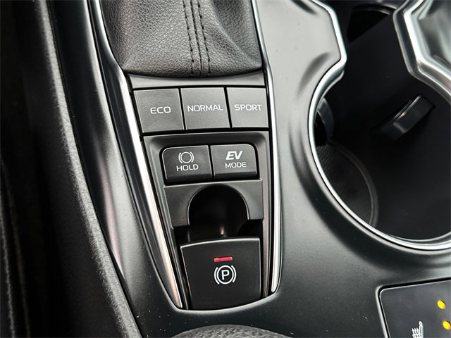 Certified 2020 Toyota Camry XLE image 30