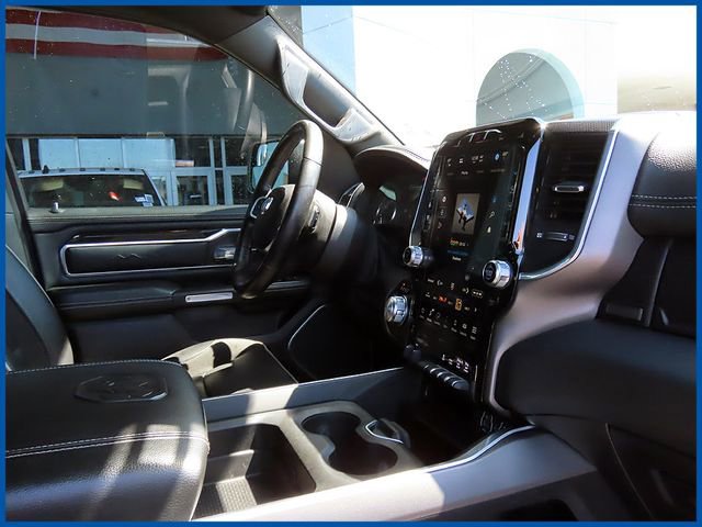 Used 2022 RAM 1500 Laramie AWD/4WD image 9