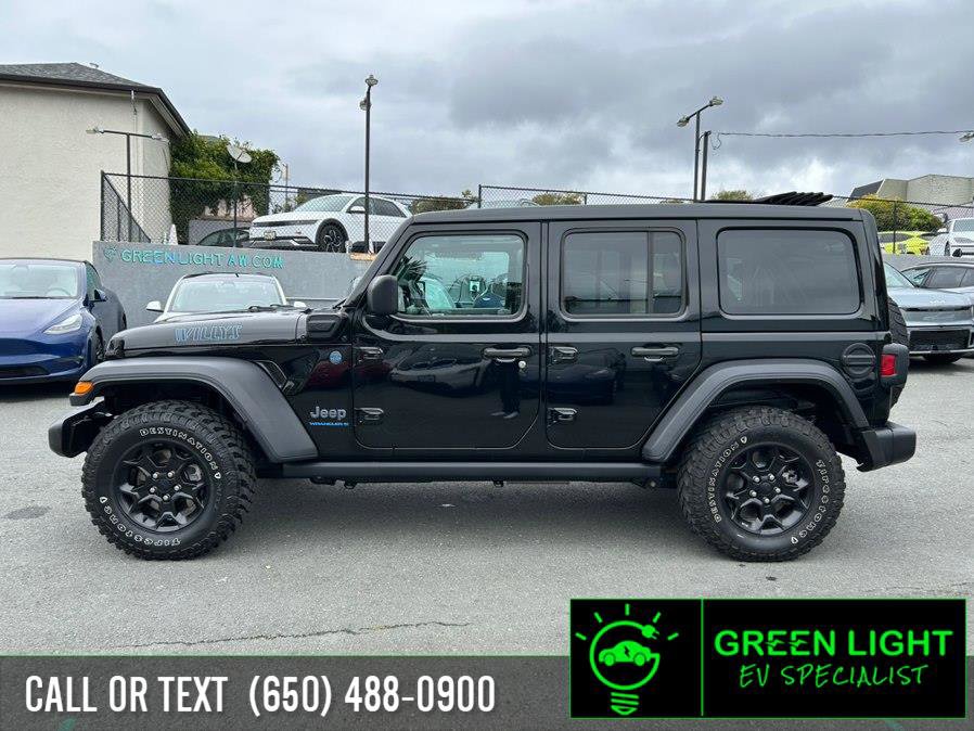 Used 2023 Jeep Wrangler Unlimited w/ Sun & Screen Package AWD/4WD image 8