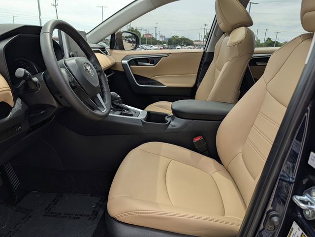 Used 2025 Toyota RAV4 XLE Premium FWD image 26