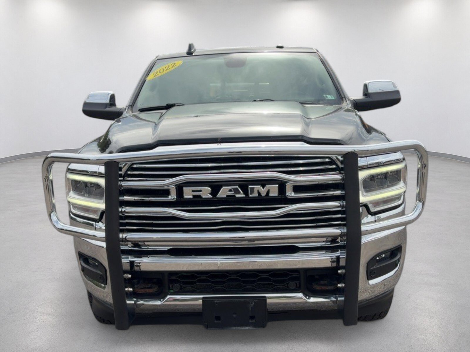 Used 2022 RAM 2500 Laramie AWD/4WD image 2