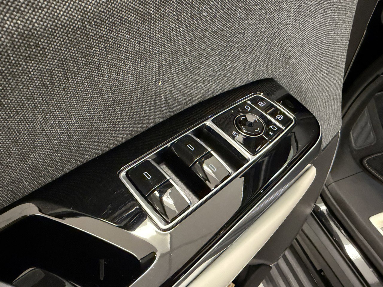 Used 2025 Cadillac Escalade V image 29