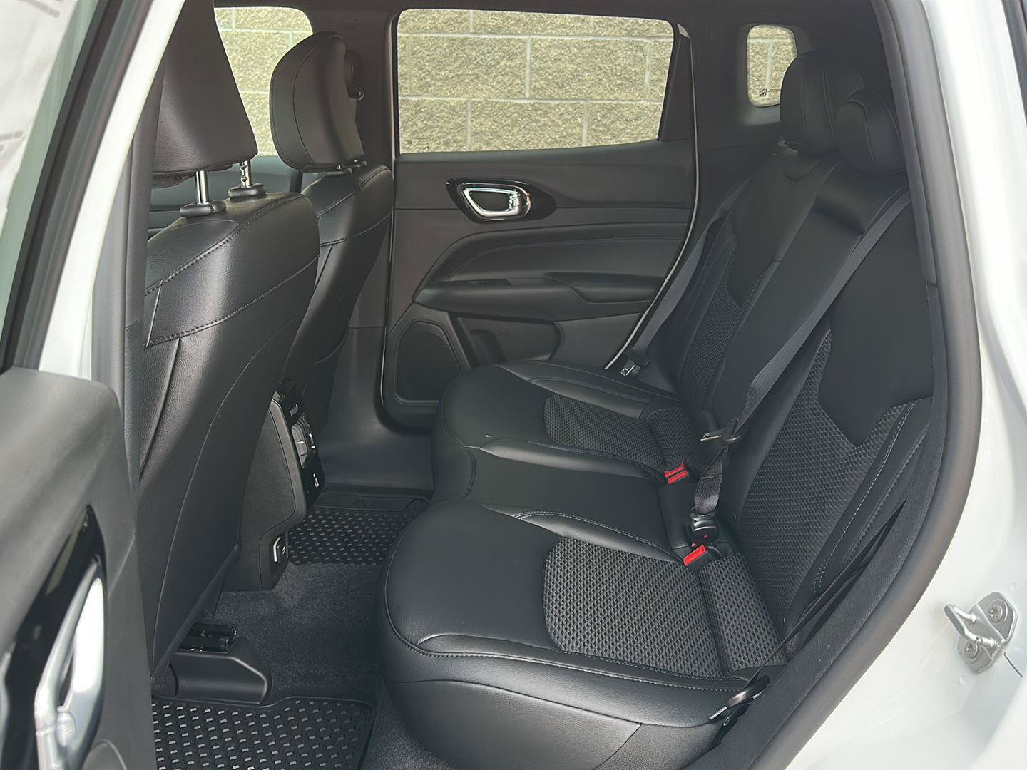 New 2026 Jeep Compass Latitude AWD/4WD image 28