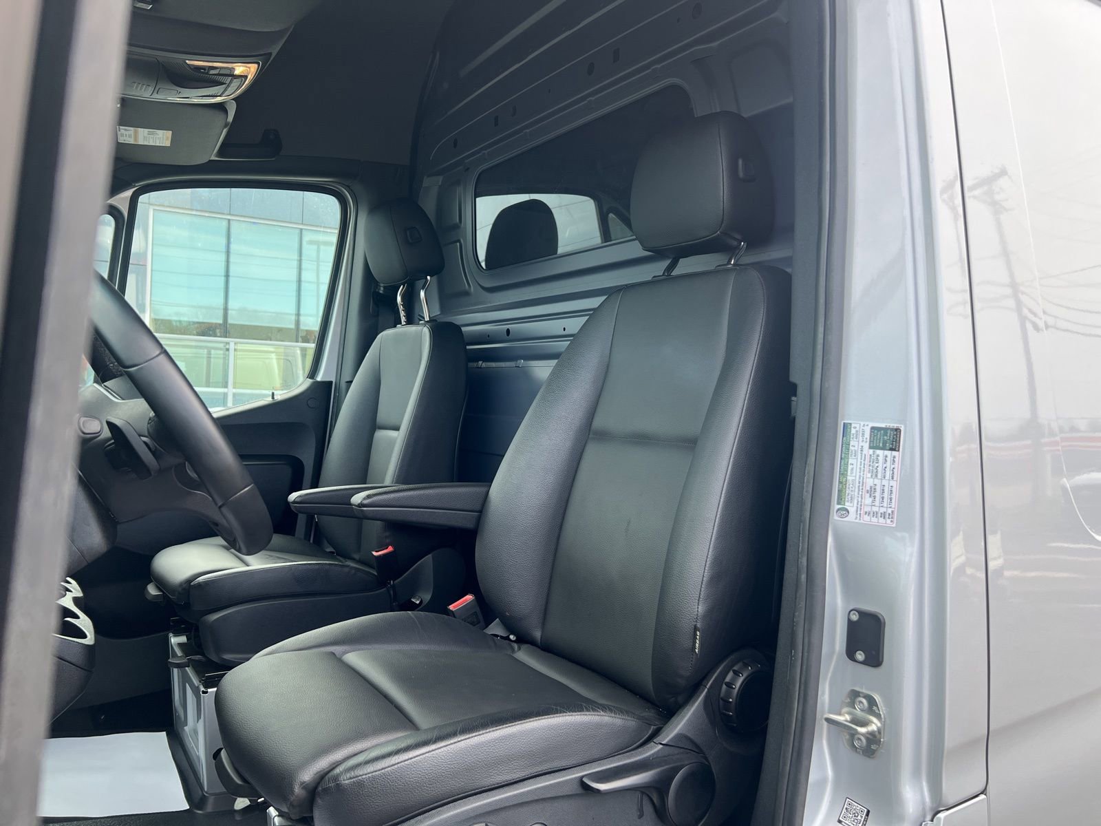 Used 2024 Mercedes-Benz Sprinter 144 Cargo image 17