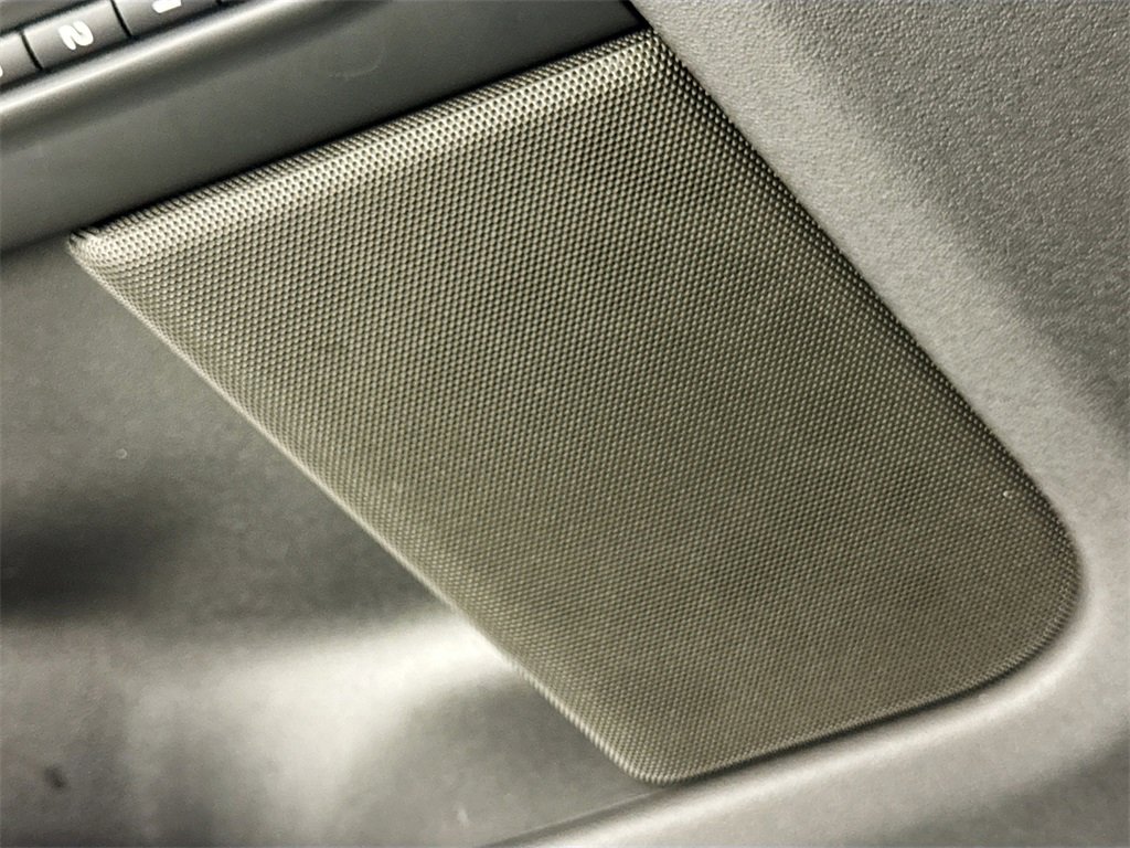 Certified 2024 Land Rover Range Rover Evoque Dynamic SE image 18