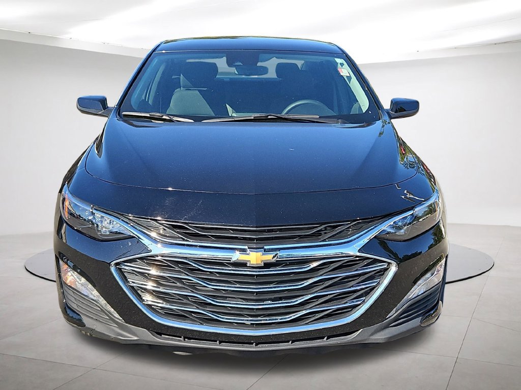 Used 2025 Chevrolet Malibu LT FWD image 2