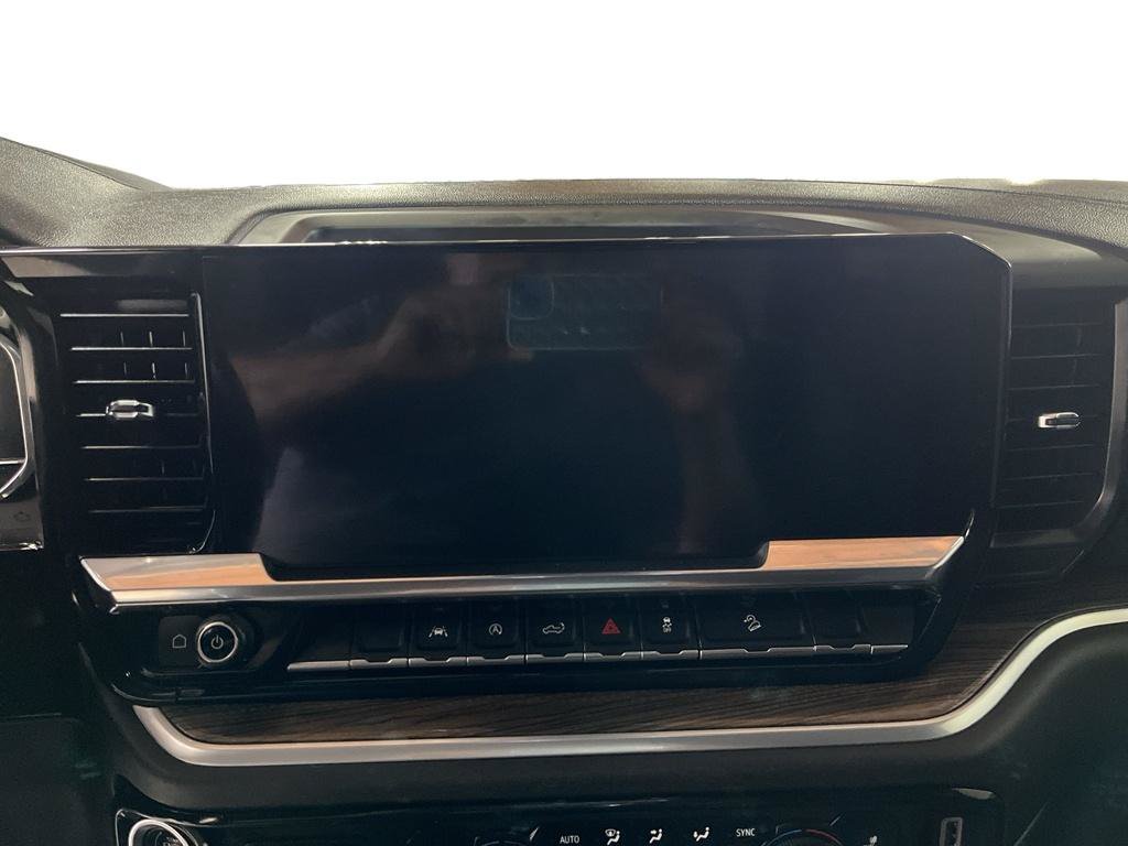 Certified 2022 Chevrolet Silverado 1500 LT AWD/4WD image 16