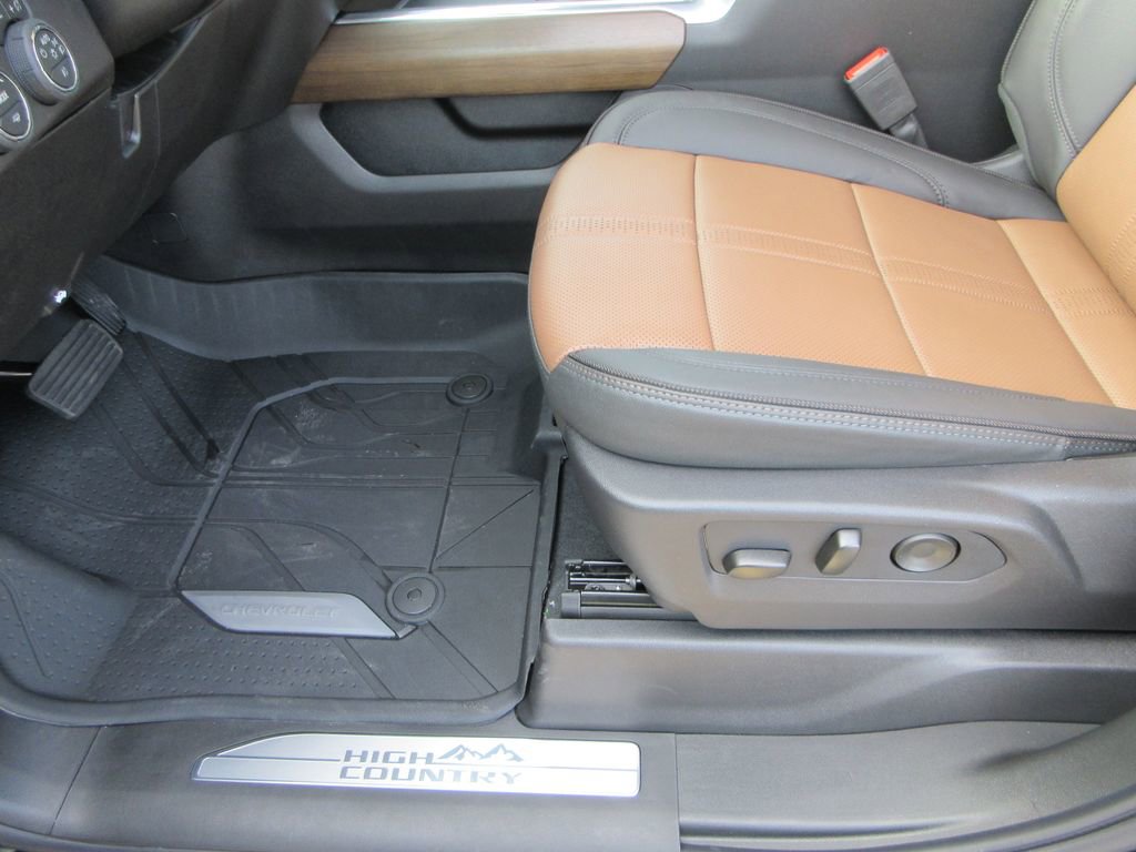 New 2026 Chevrolet Silverado 3500 High Country w/ High Country Premium Package image 22