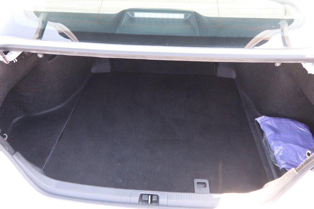 Used 2025 Toyota Camry LE image 7