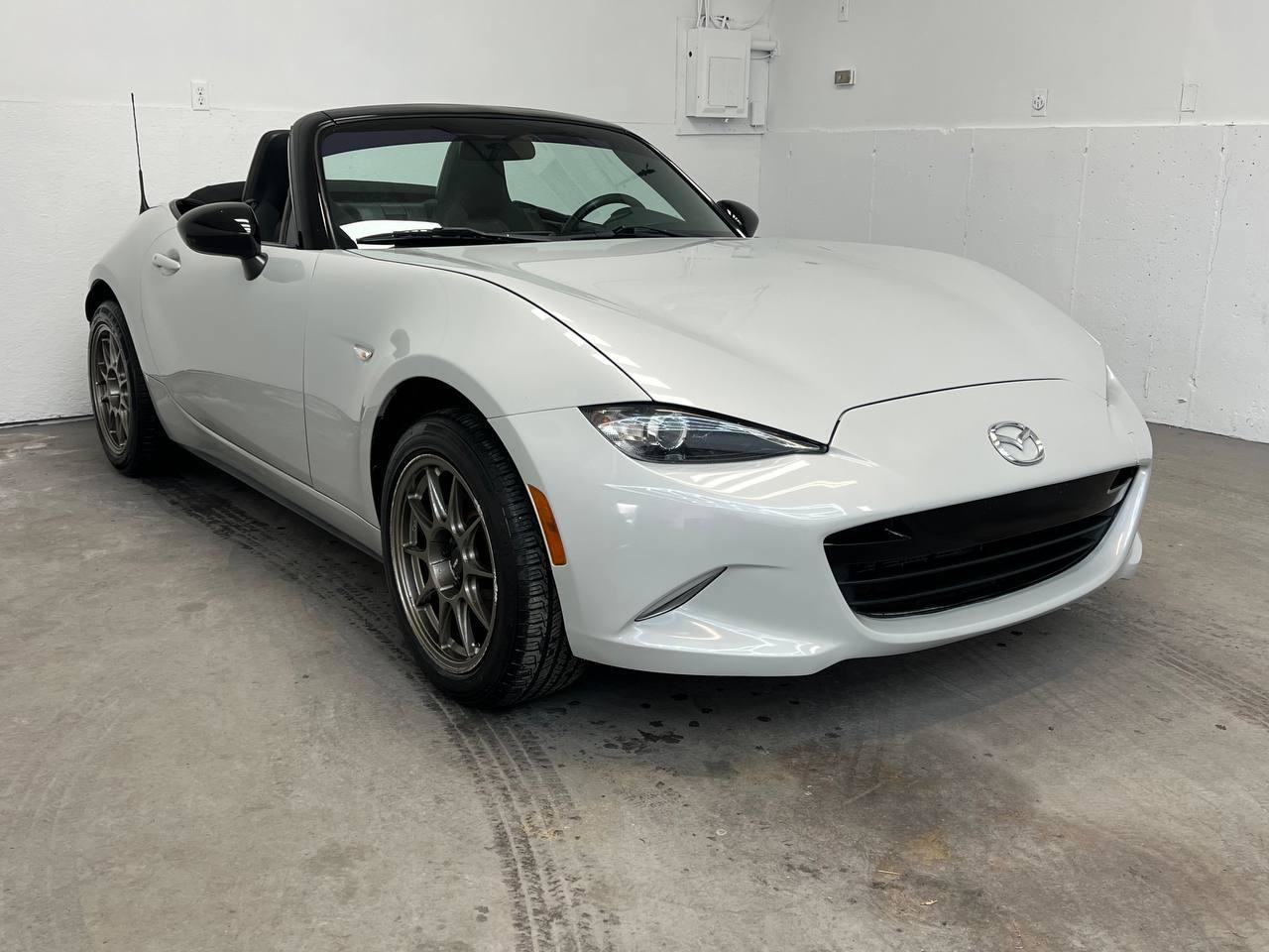 Used 2016 MAZDA MX-5 Miata Sport image 12
