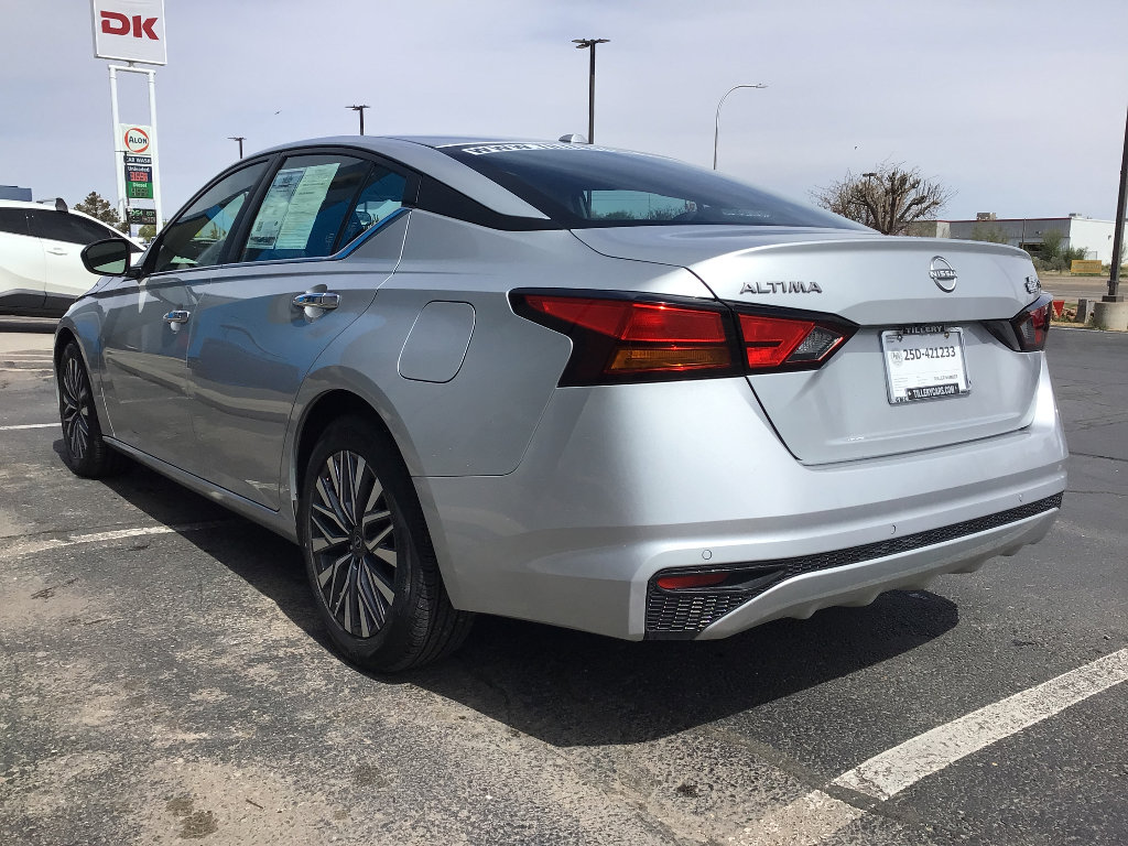 Used 2024 Nissan Altima 2.5 SV FWD image 4