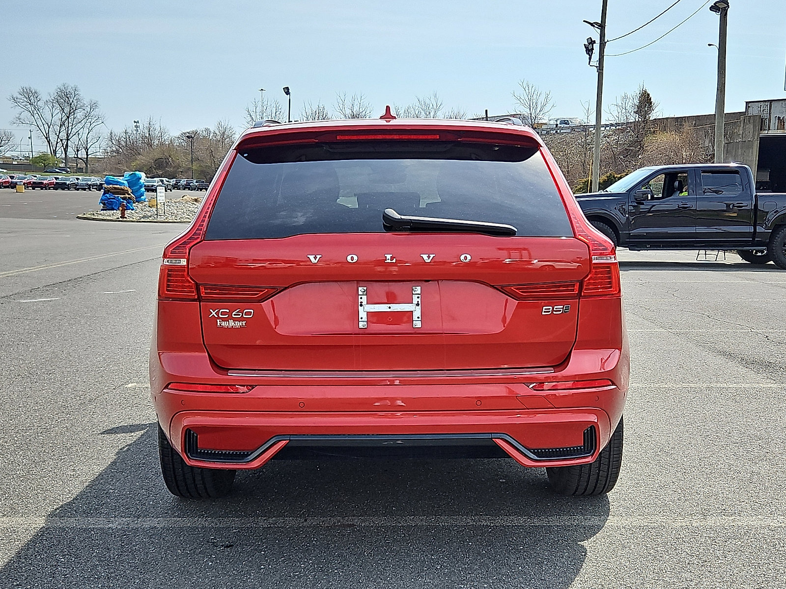 Certified 2023 Volvo XC60 B5 Plus w/ Protection Package Premier image 5