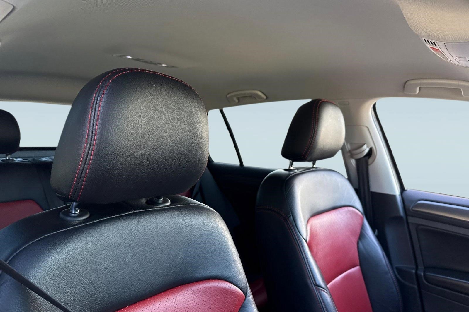 Used 2019 Volkswagen e-Golf SE w/ Driver Assistance Package image 24