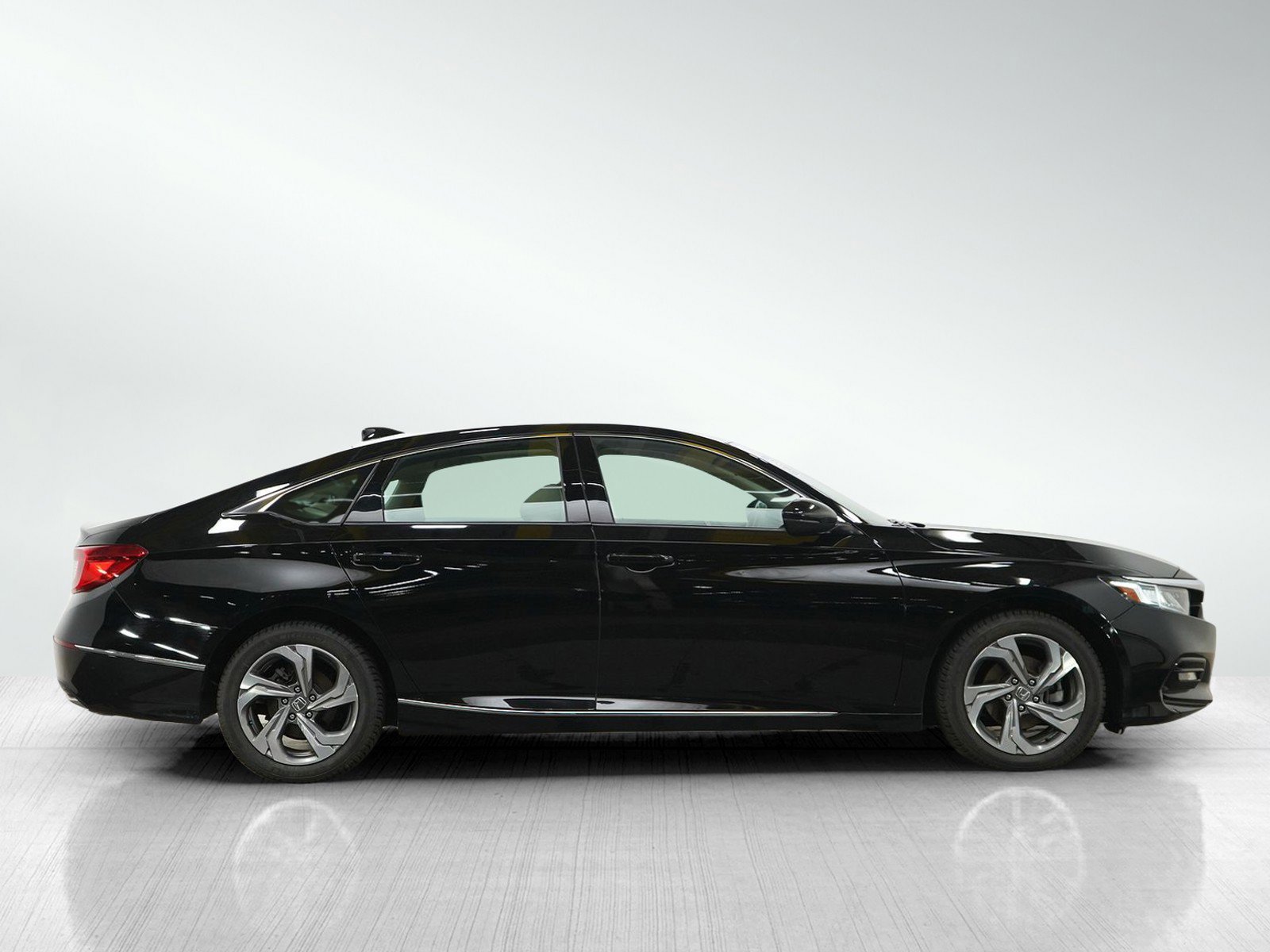 Used 2018 Honda Accord EX-L image 6