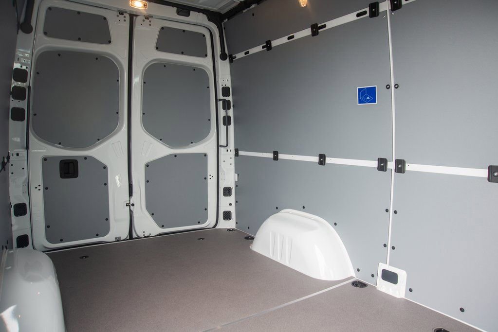 Used 2025 Mercedes-Benz Sprinter 2500 image 39