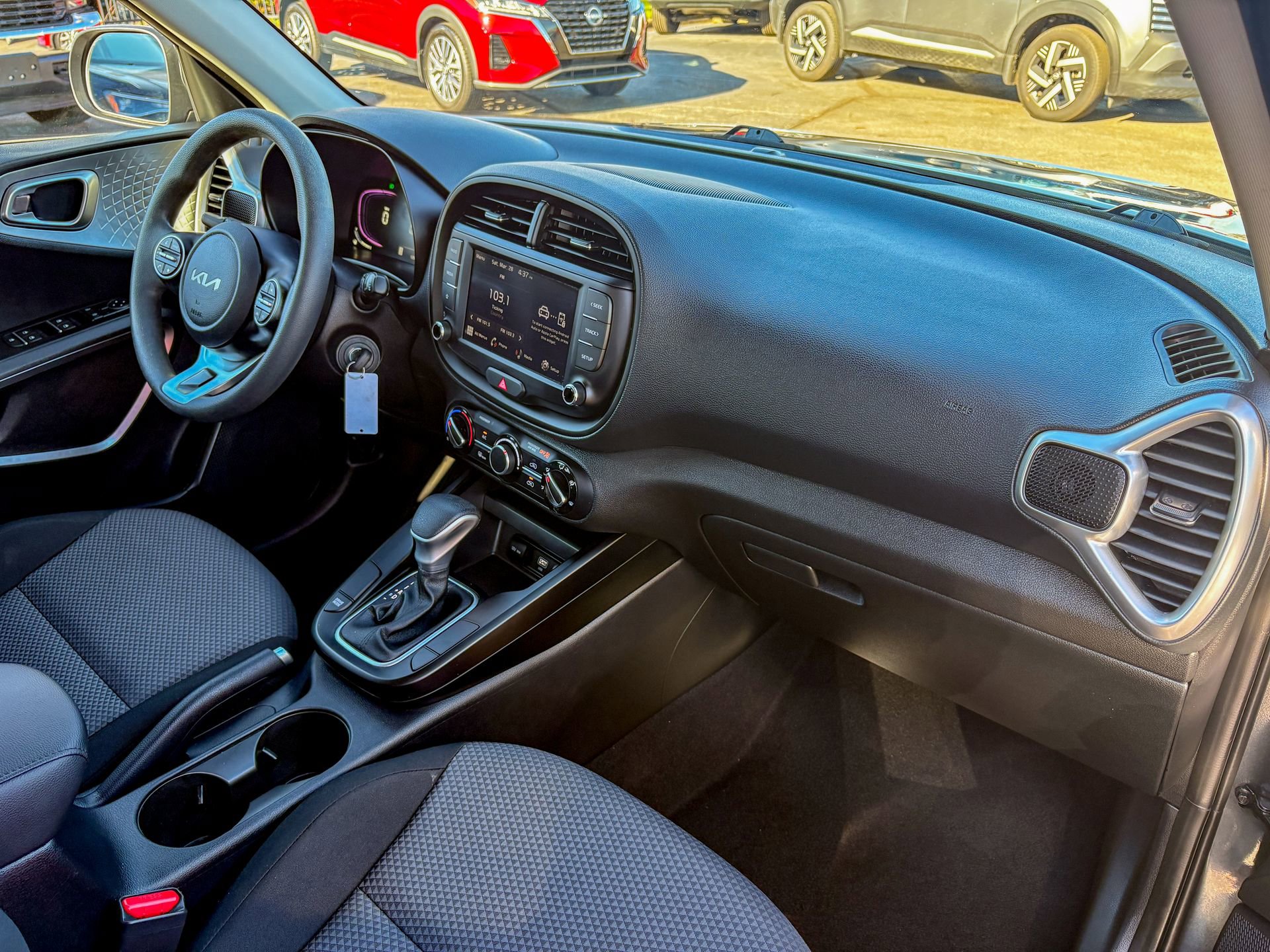 Used 2025 Kia Soul LX FWD image 18