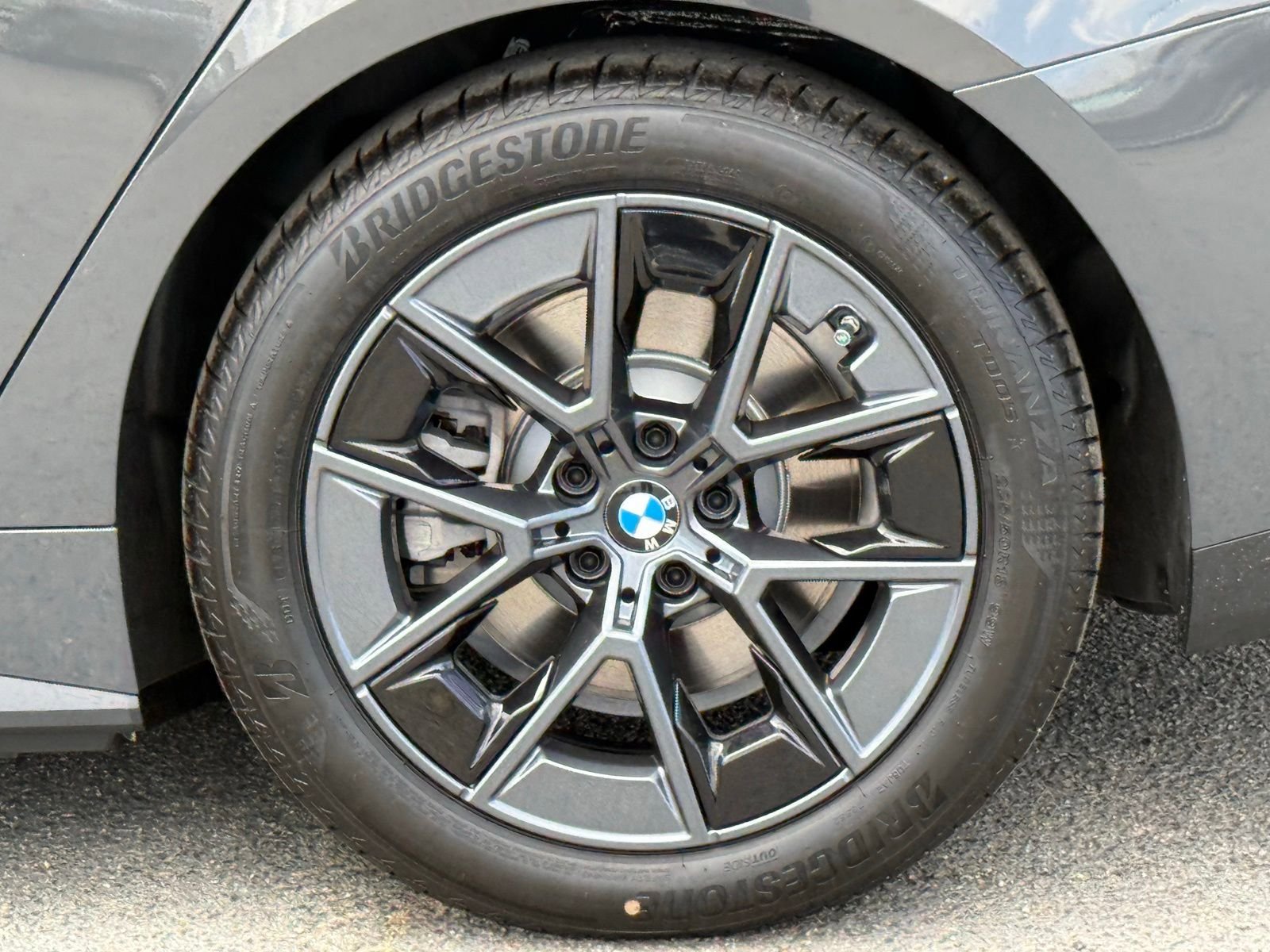 New 2026 BMW i4 eDrive40 w/ Parking Assistance Package RWD image 17