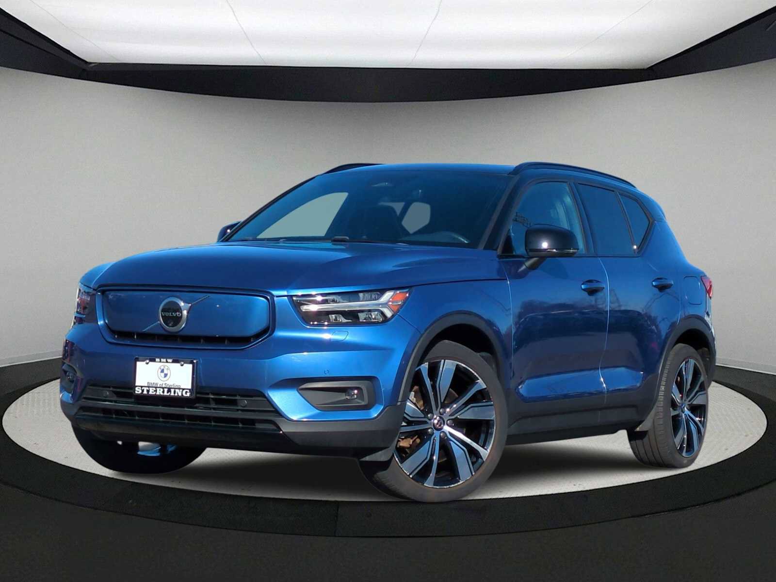 Used 2021 Volvo XC40 P8 Recharge w/ Advanced Package image 1