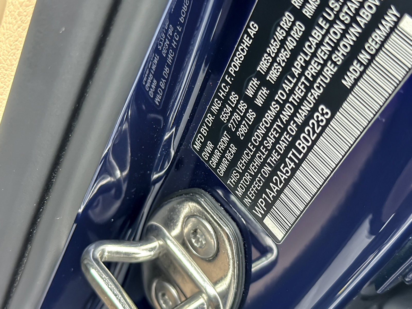 Certified 2026 Porsche Macan AWD/4WD image 42