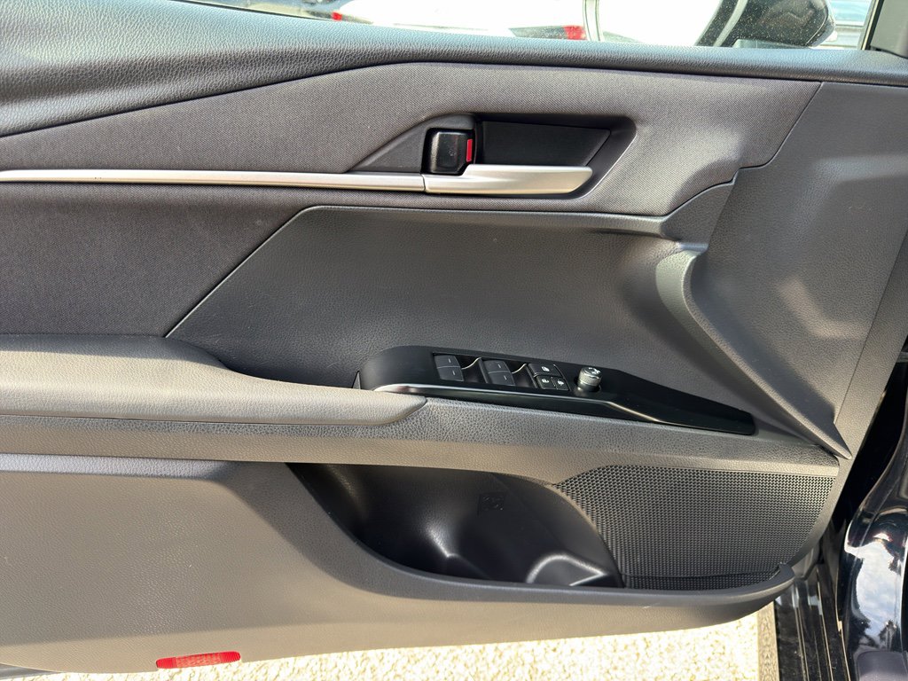 Used 2025 Toyota Camry LE image 18