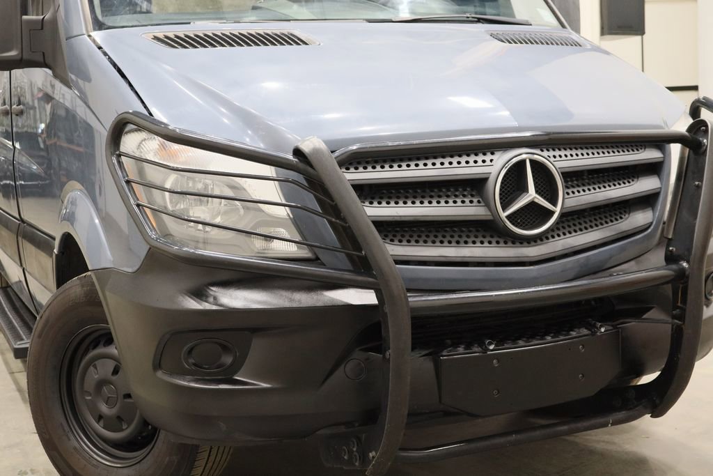 Used 2018 Mercedes-Benz Sprinter 2500 image 32