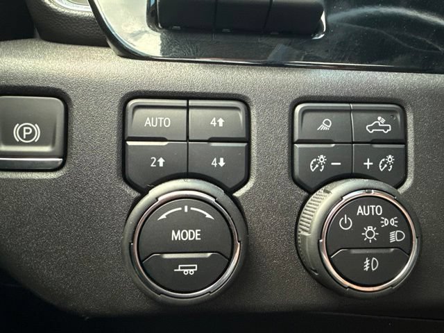 Used 2024 Chevrolet Silverado 2500 High Country w/ High Country Premium Package AWD/4WD image 24