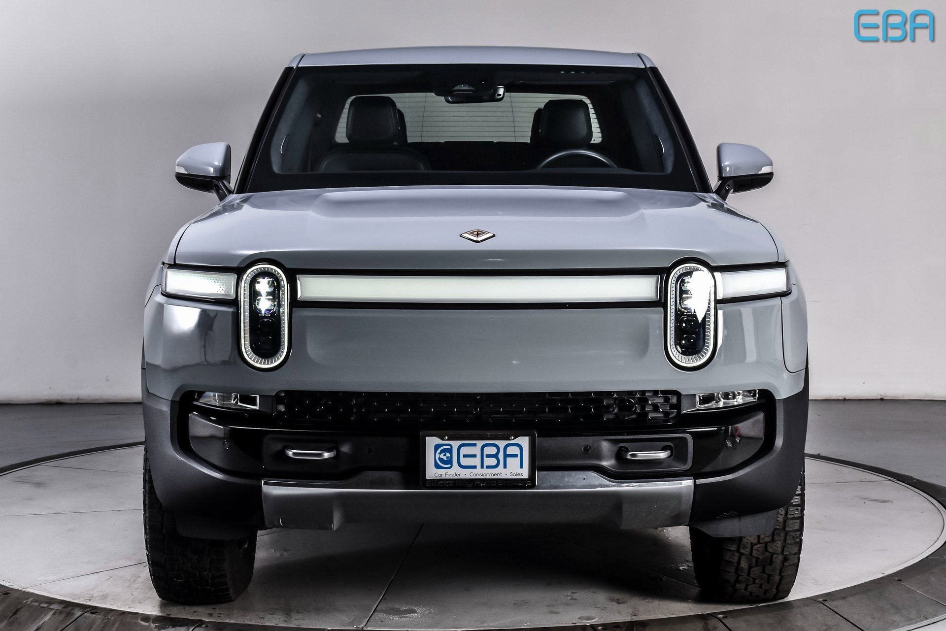 Used 2022 Rivian R1T Adventure image 3