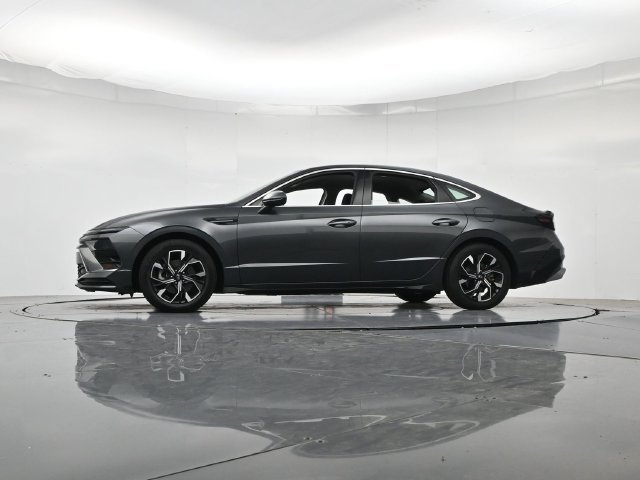Used 2025 Hyundai Sonata SEL FWD image 31