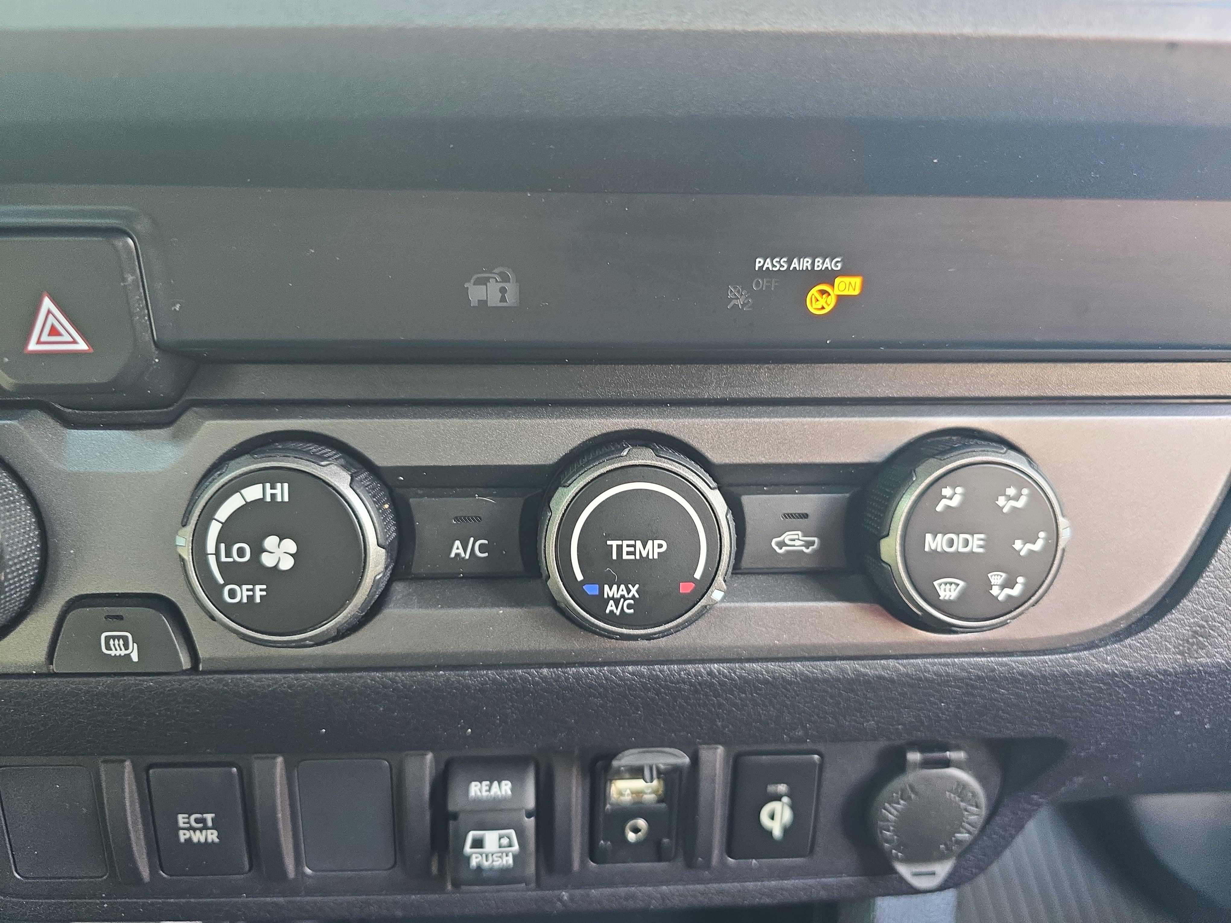Used 2019 Toyota Tacoma TRD Sport AWD/4WD image 21