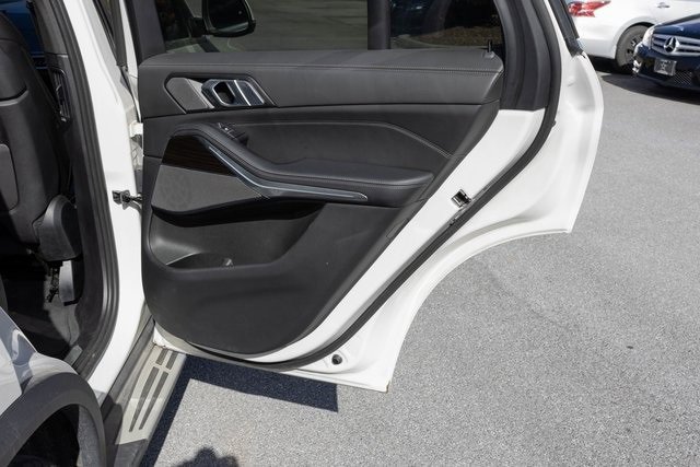 Used 2024 BMW X5 xDrive50e image 14