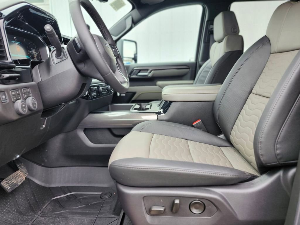 New 2026 Chevrolet Silverado 2500 ZR2 image 16
