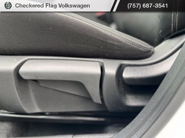 Used 2024 Nissan Rogue S AWD/4WD image 23