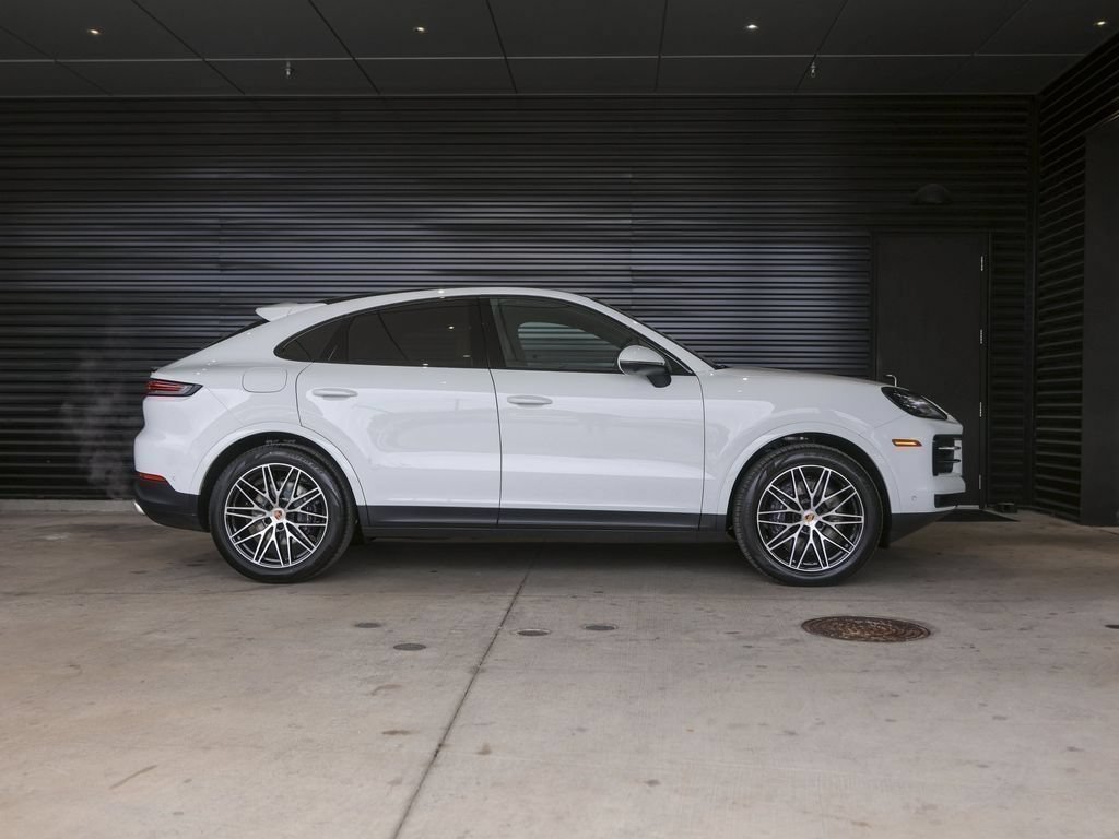 Certified 2026 Porsche Cayenne Coupe AWD/4WD image 8