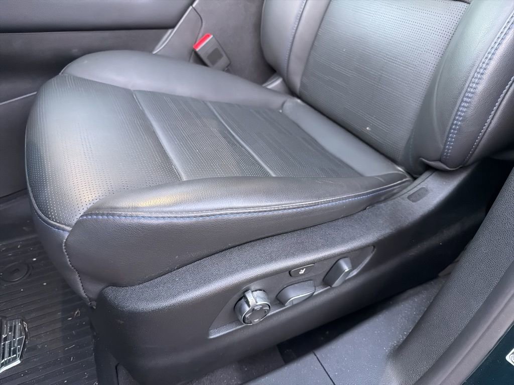 Used 2025 Cadillac XT4 Sport image 19