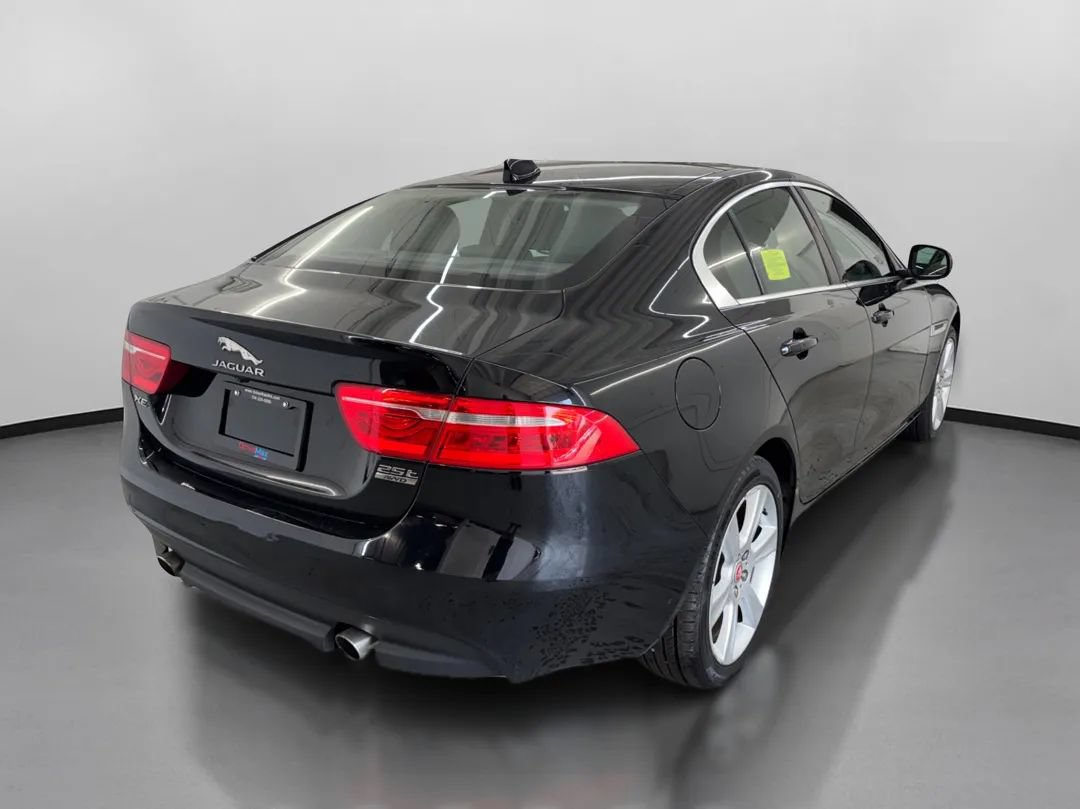 Used 2018 Jaguar XE Prestige AWD/4WD image 10
