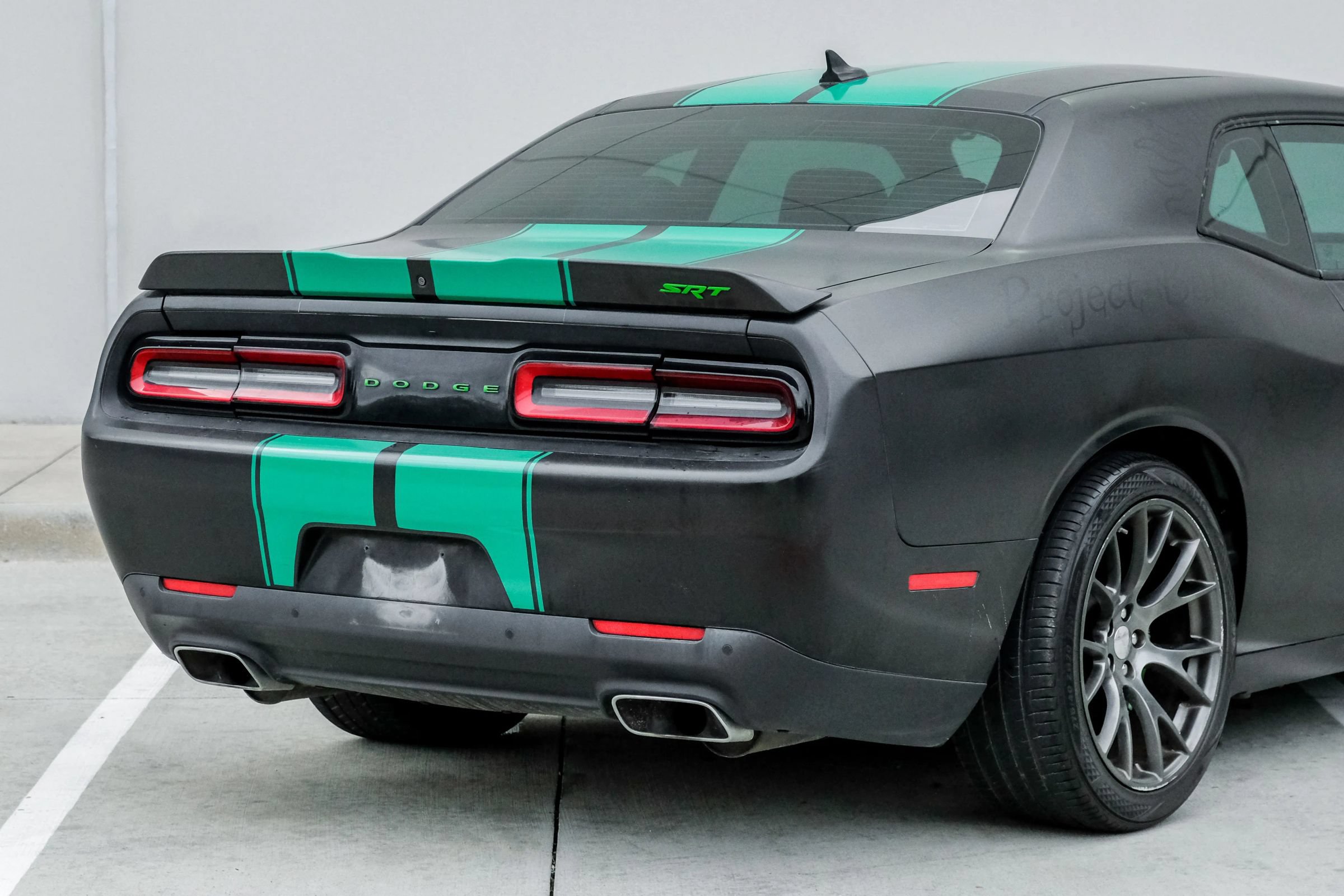 Used 2016 Dodge Challenger SRT w/ Technology Group RWD image 8