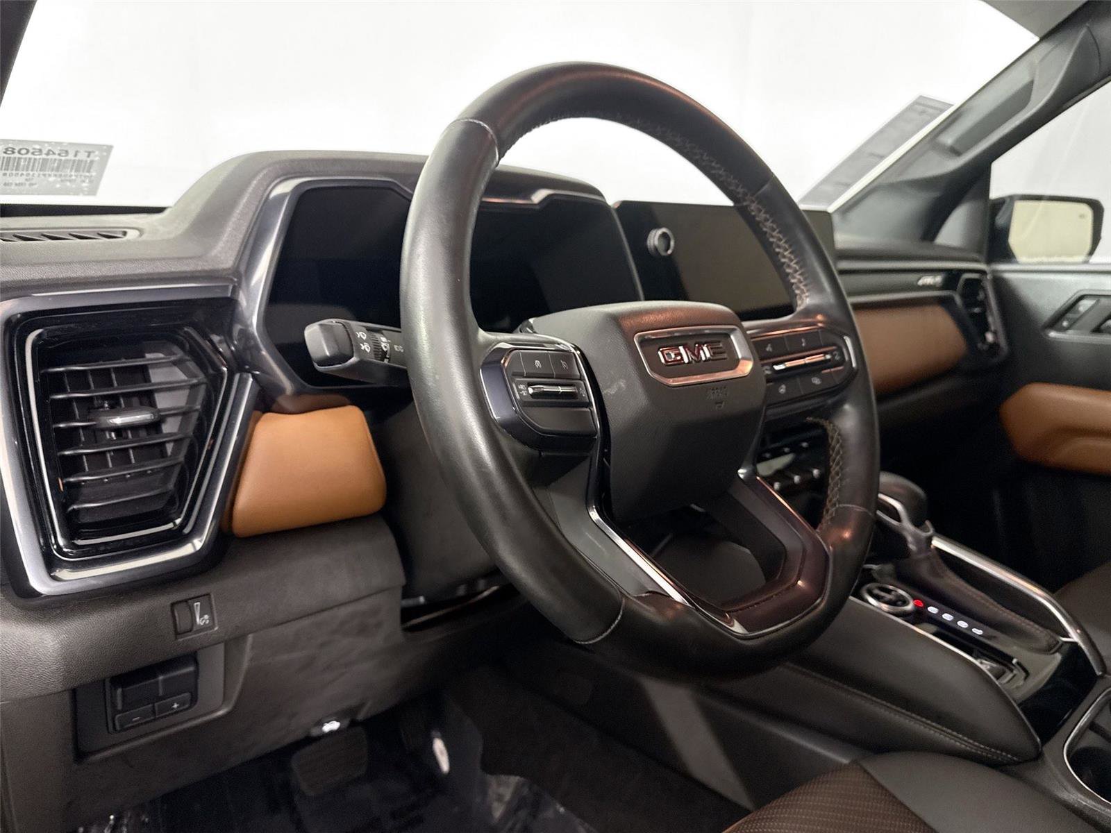 Used 2023 GMC Canyon AT4 w/ AT4 Premium Package image 4