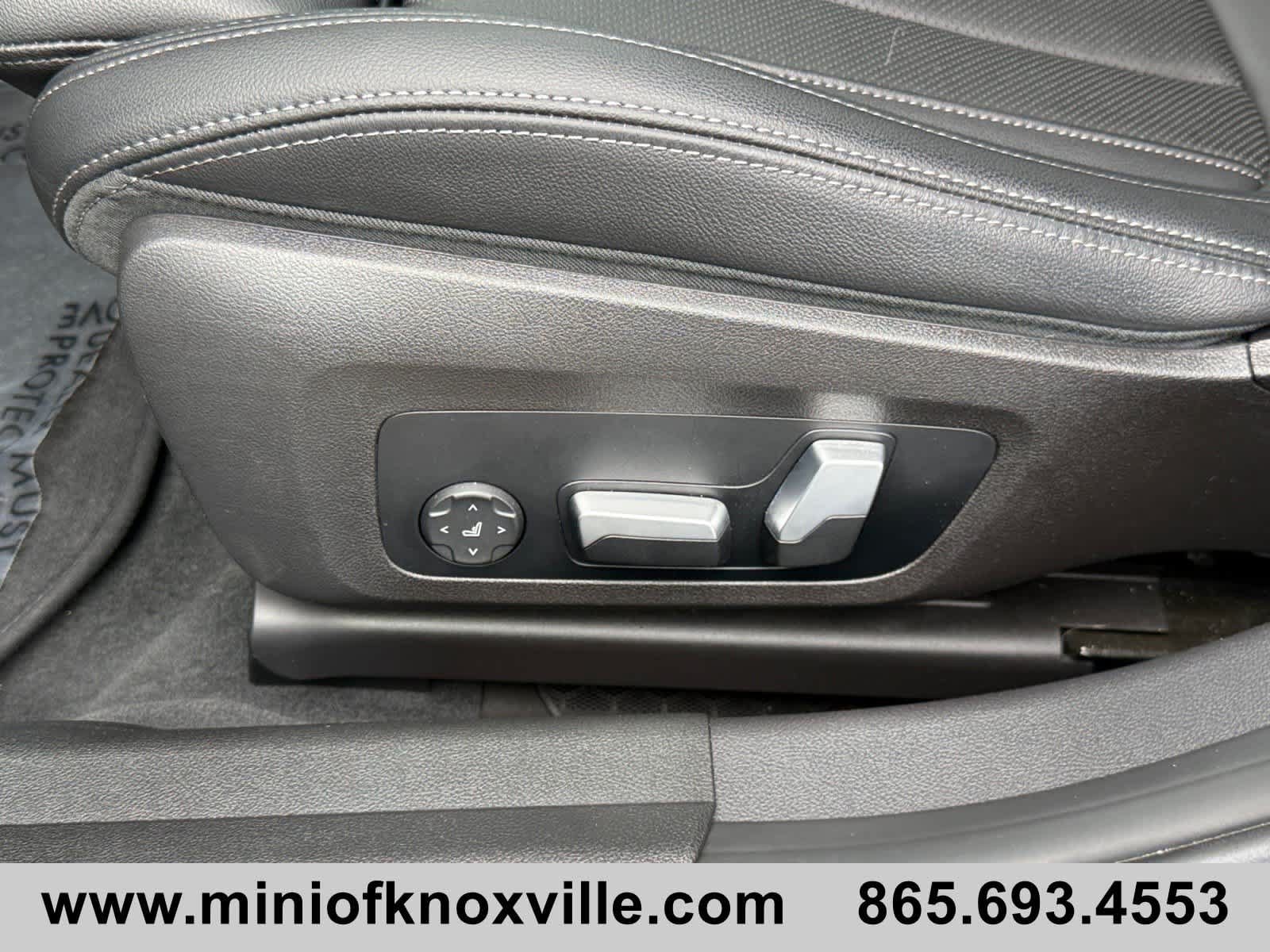 Used 2023 BMW 330i xDrive Sedan w/ Premium Package AWD/4WD image 13