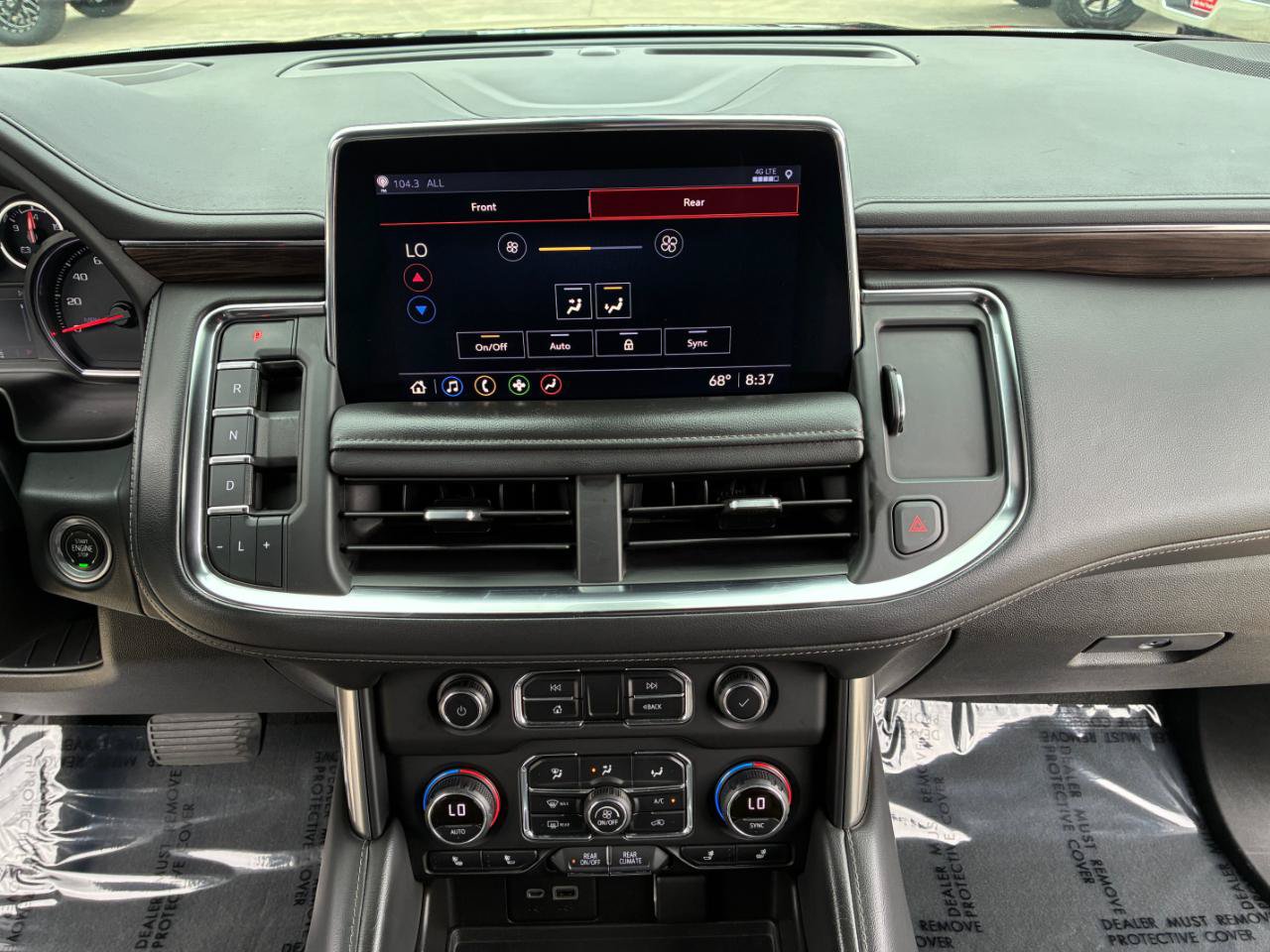 Used 2021 Chevrolet Tahoe Z71 w/ Luxury Package AWD/4WD image 22