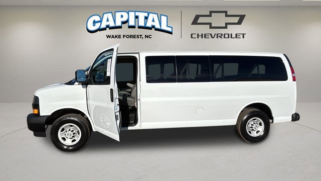 Used 2023 Chevrolet Express 3500 LS image 13