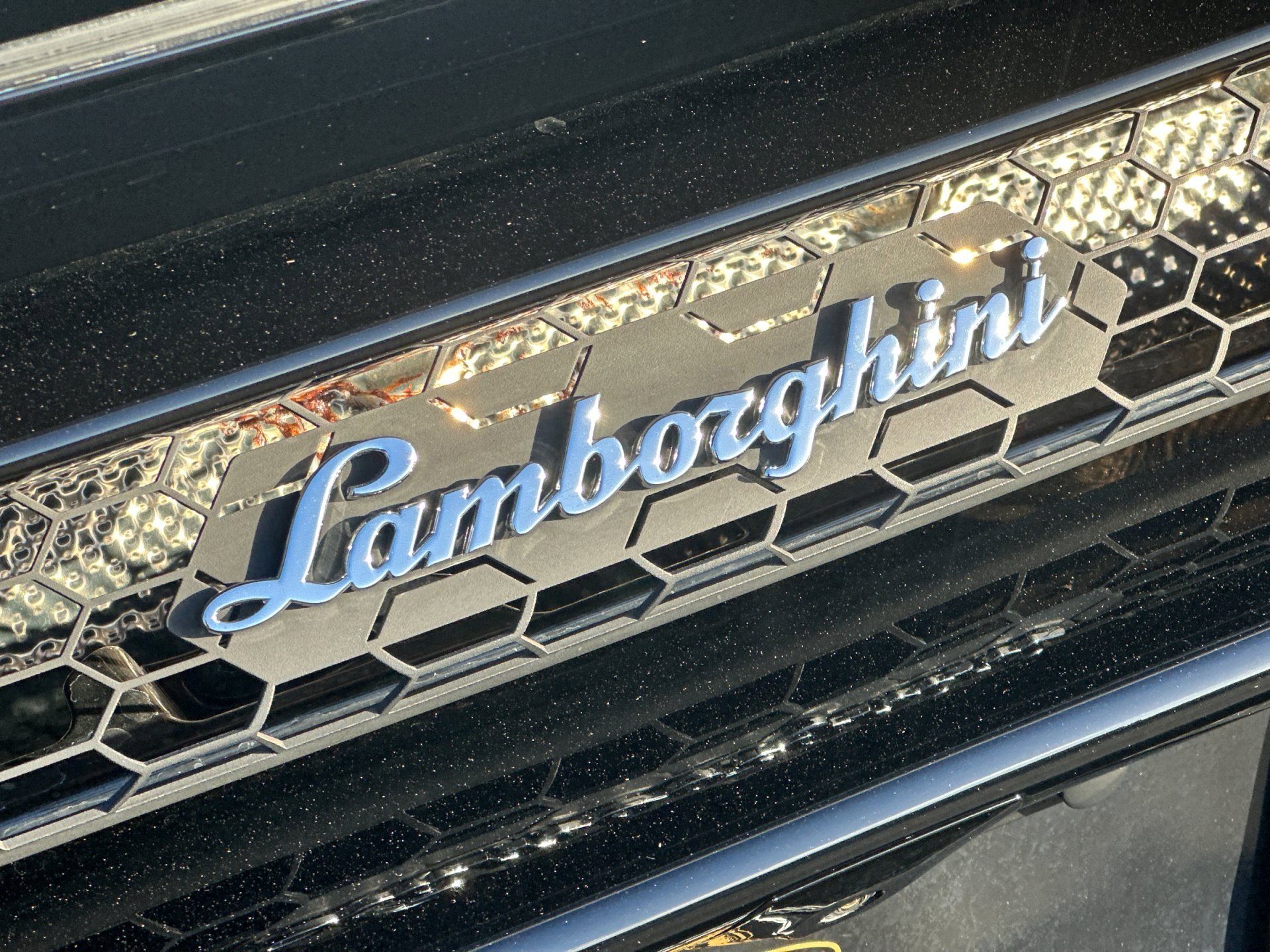 Used 2020 Lamborghini Huracan EVO image 13