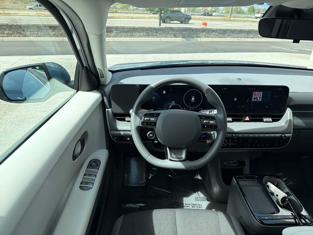 Used 2025 Hyundai Ioniq 5 SE image 14