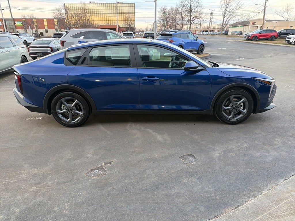 New 2025 Kia K4 LXS image 5