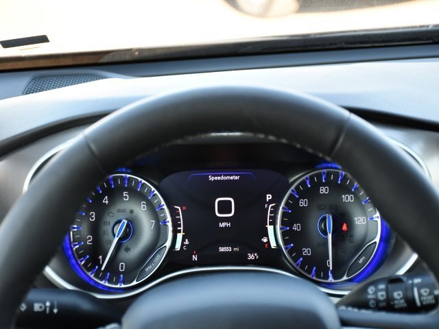 Used 2024 Chrysler Pacifica Touring-L image 29