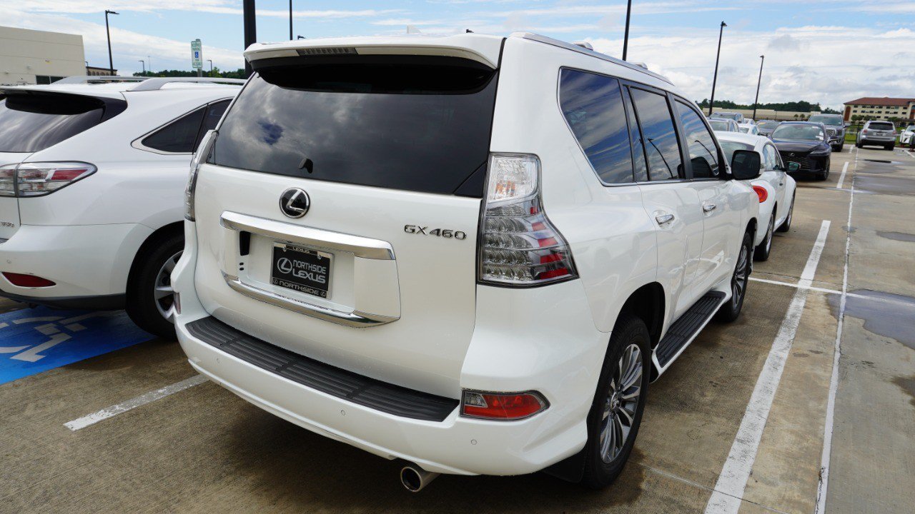 Certified 2023 Lexus GX 460 Luxury w/ Accessory Package AWD/4WD image 4