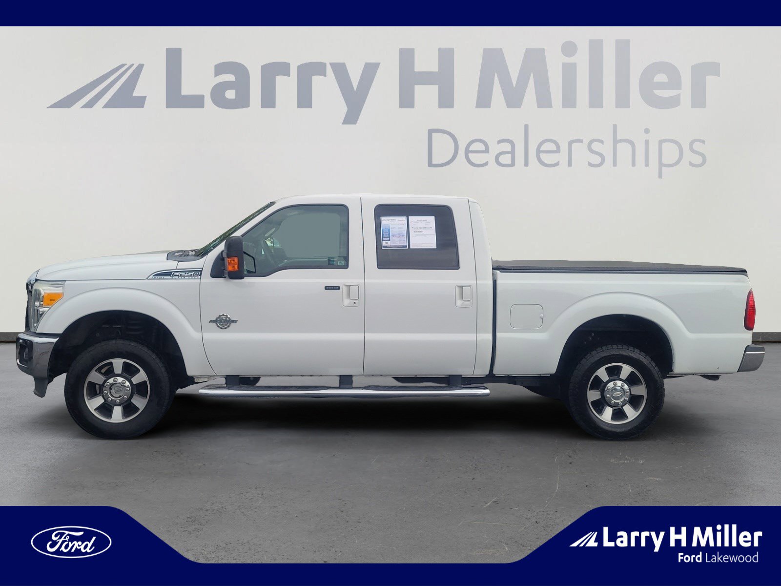 Used 2013 Ford F250 Lariat w/ Lariat Interior Pkg AWD/4WD image 2
