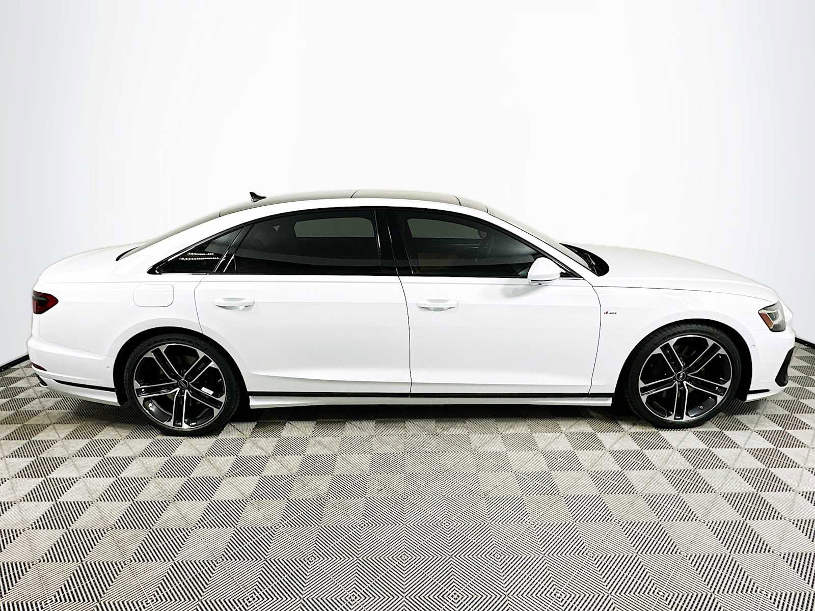 New 2025 Audi A8 L 3.0T image 8