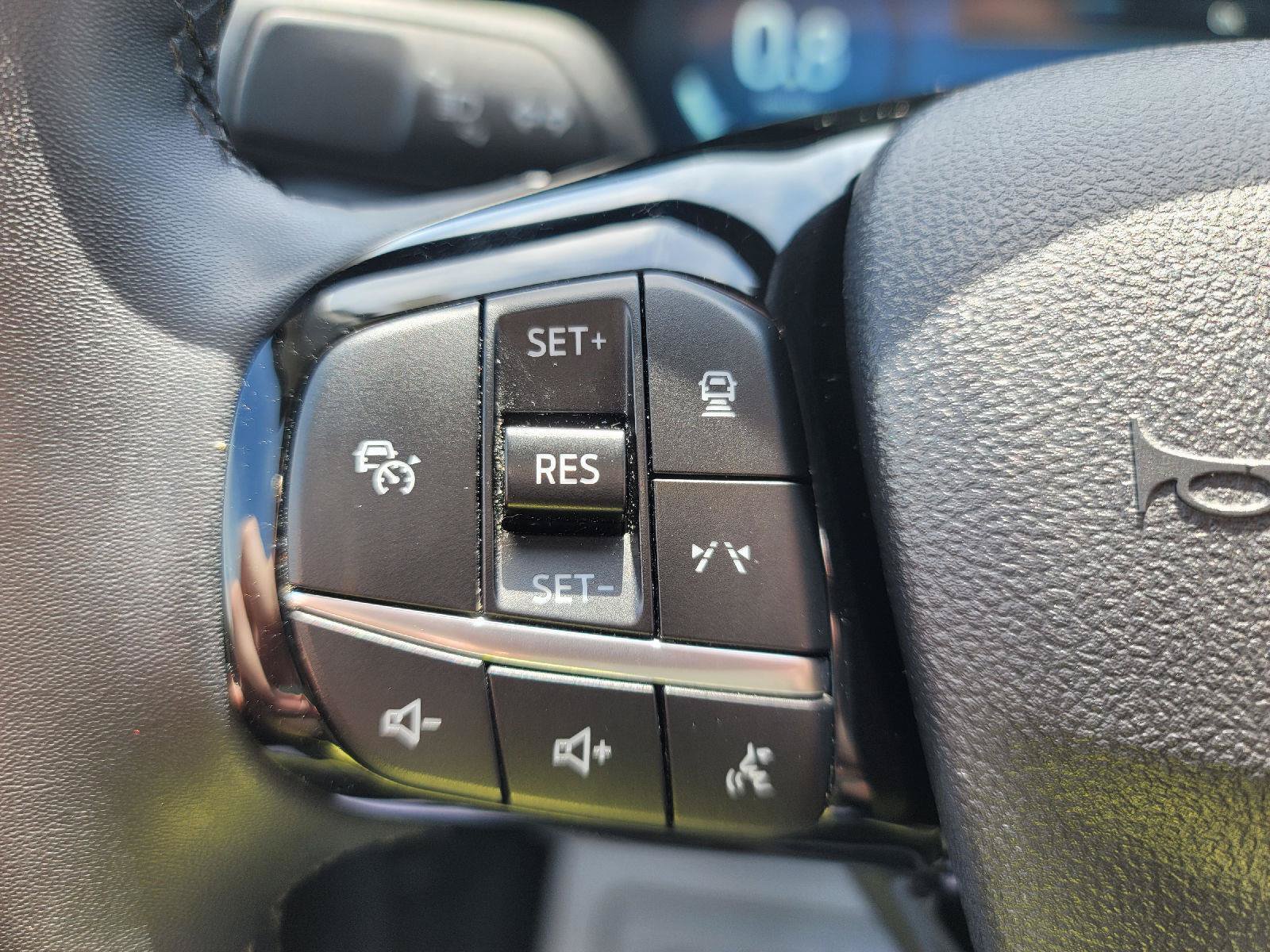 Used 2024 Ford Escape Platinum AWD/4WD image 23
